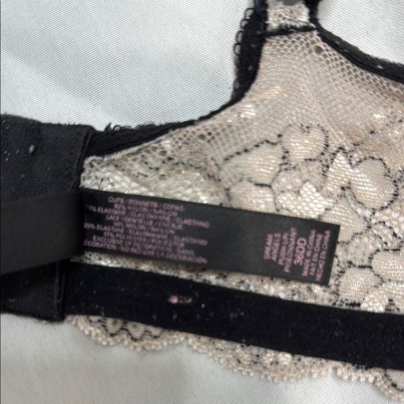 Victoria’s Secret, Dream Angels, Lace Underwire Bra - Cream & Black, 36DD - Picture 5 of 16